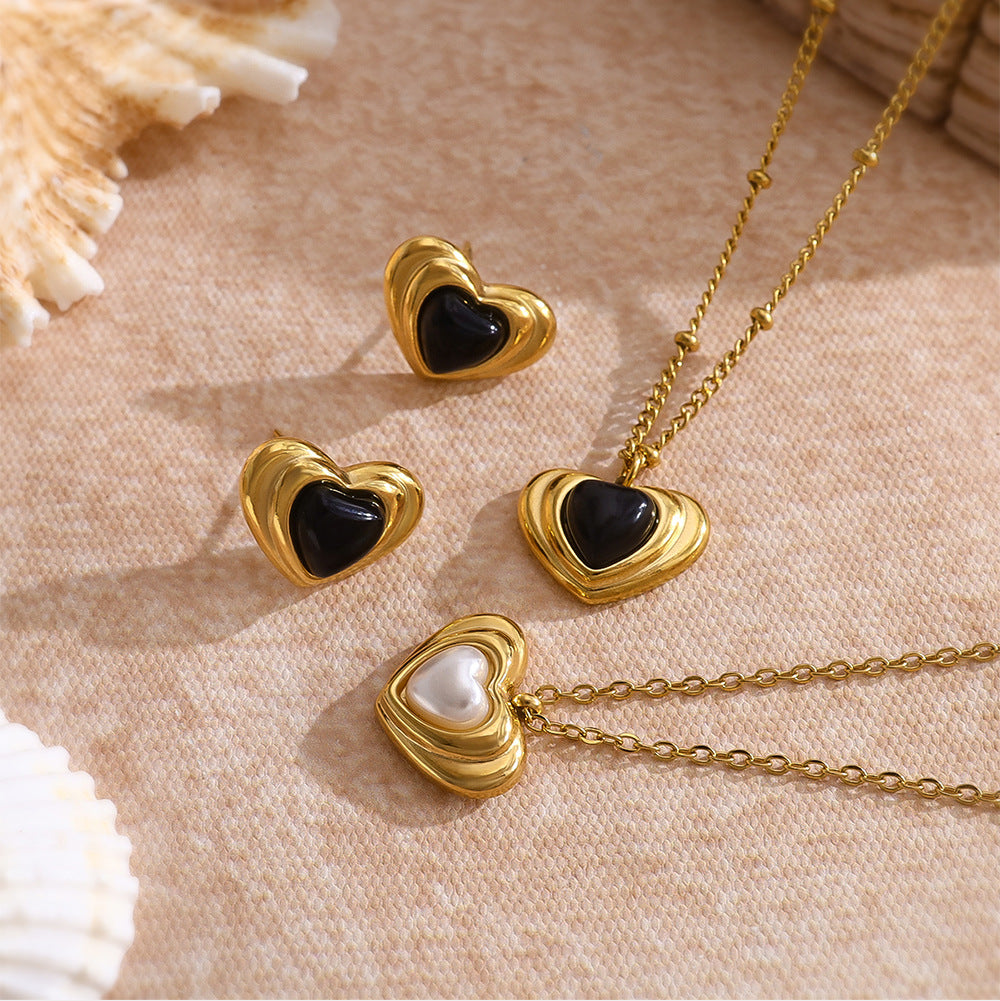 18K Gold Plated Titanium Steel Vintage Heart Shaped Pearl Black Stone Pendant Necklace