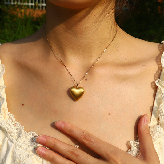 18K Gold-Plated Titanium Stainless Steel Brushed Texture Heart Pendant Necklace | Simple & Elegant Jewelry Collection