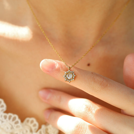 18K Gold Plated Titanium Steel Flower Crystal Pendant Necklace - Simple Fashion Jewelry