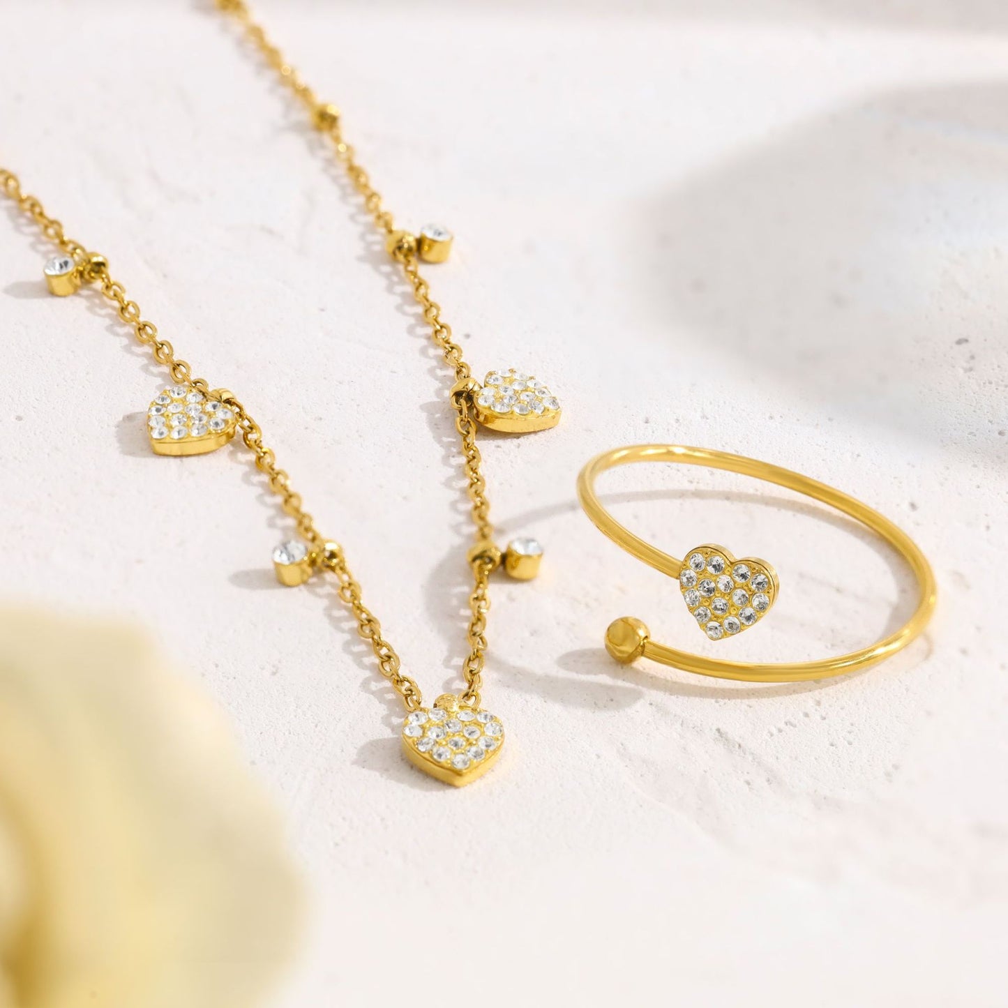 Elegant Heart-Shaped Crystal Necklace & Ring Set – 18K Gold Plated Titanium Steel