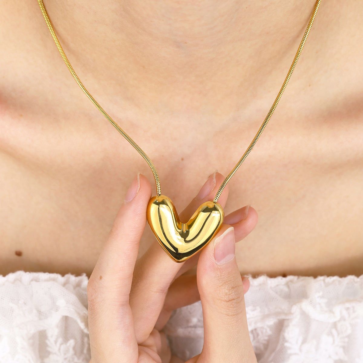 Vintage Heart-Shaped Necklace Set – 18K Gold Plated Titanium Steel Heart Design