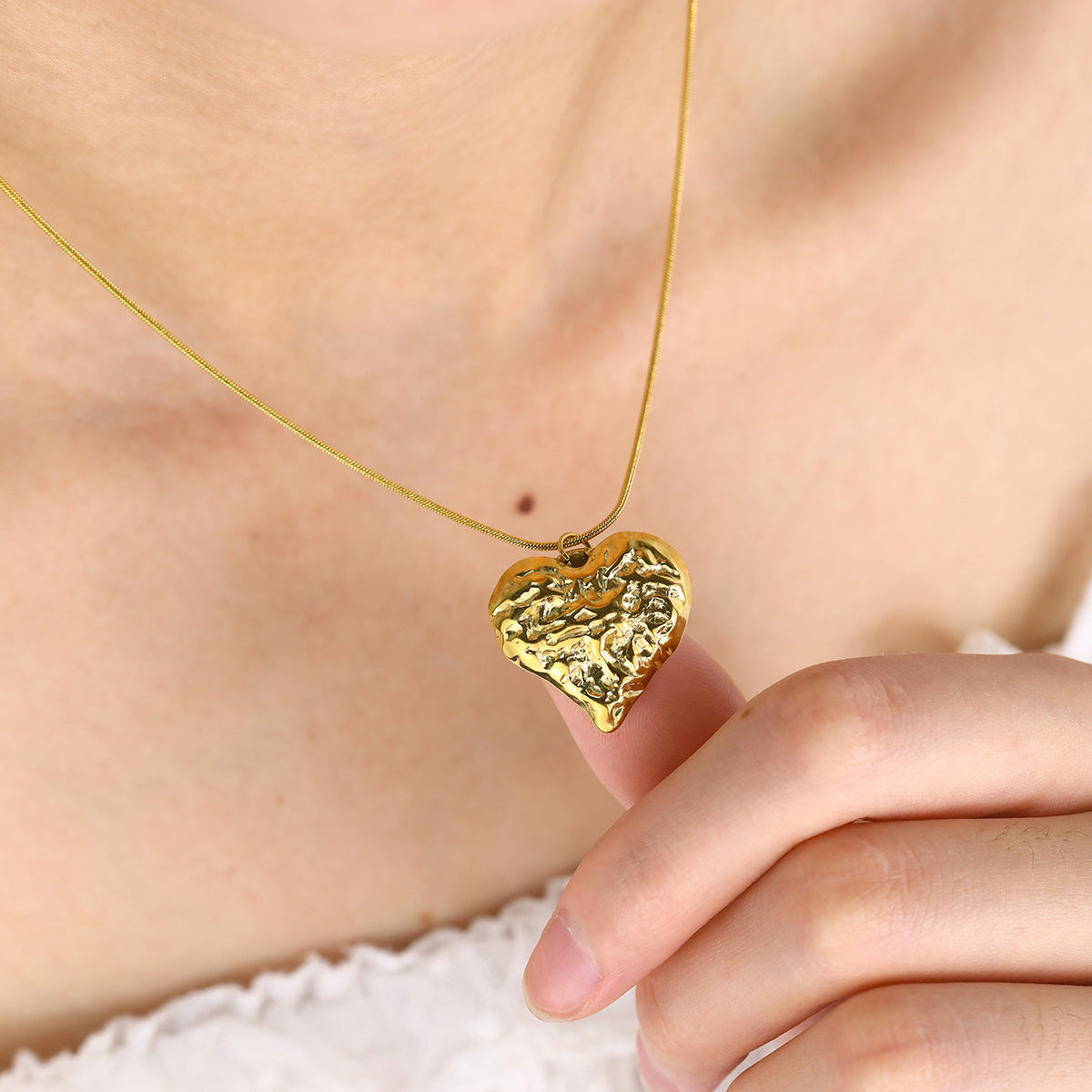 Vintage Heart-Shaped Necklace Set – 18K Gold Plated Titanium Steel Heart Design