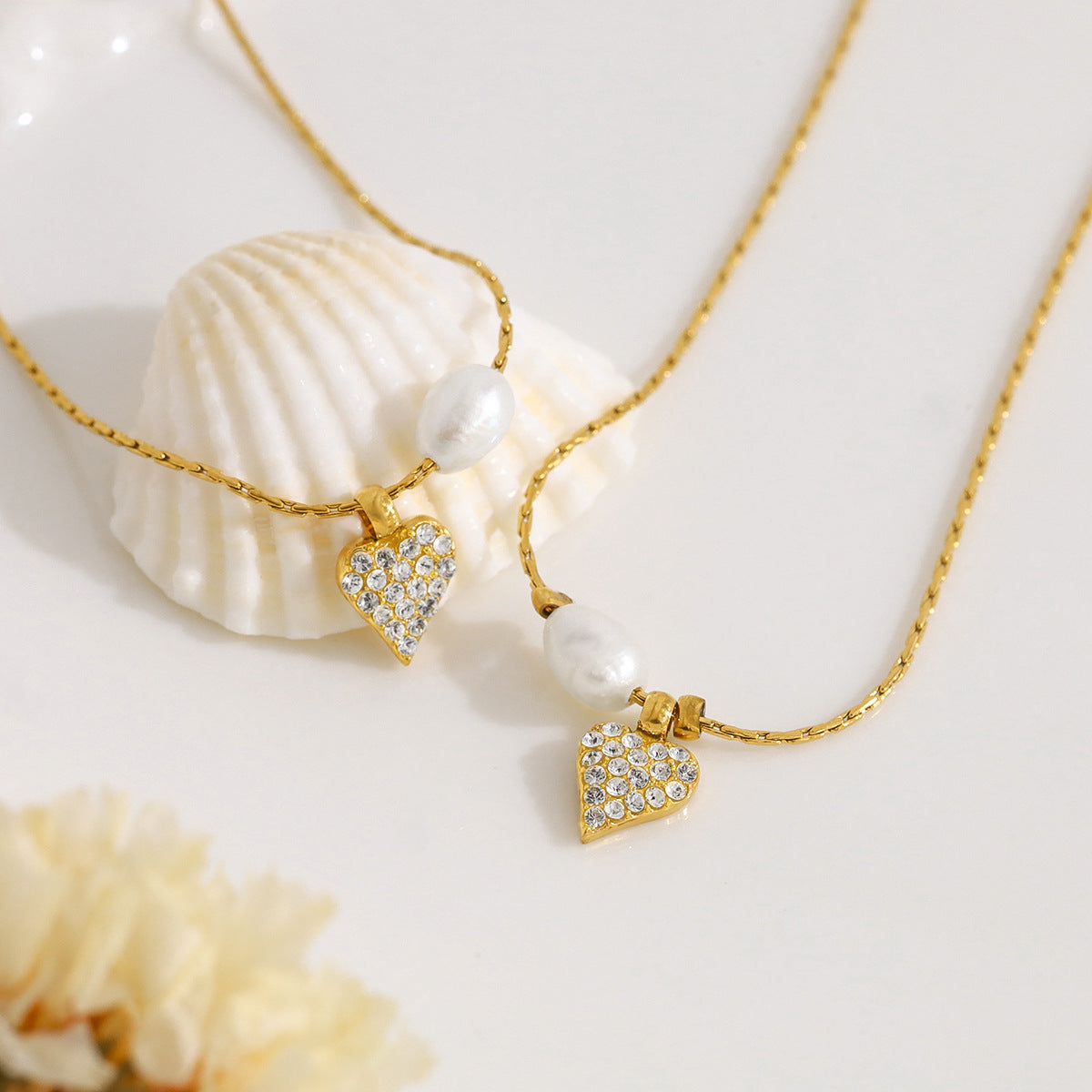 Elegant Pearl & Diamond Heart Pendant Titanium Steel Necklace & Bracelet Set – 18K Gold Plated, Adjustable Length, Perfect for Gifts