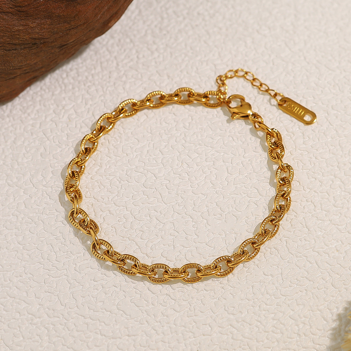 18K Gold Plated Stainless Steel Cross Chunky Chain Bracelet – High-End Fashion Statement Jewelry for Women