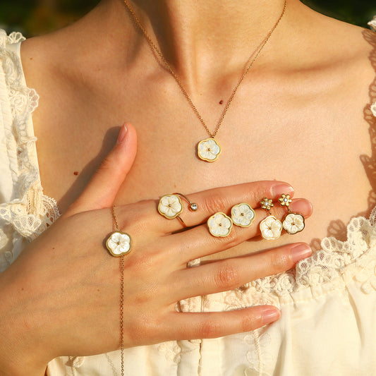 18K Gold Plated Titanium Steel Flower Pendant Necklace, Bracelet & Ring | Elegant Fashion Jewelry Set