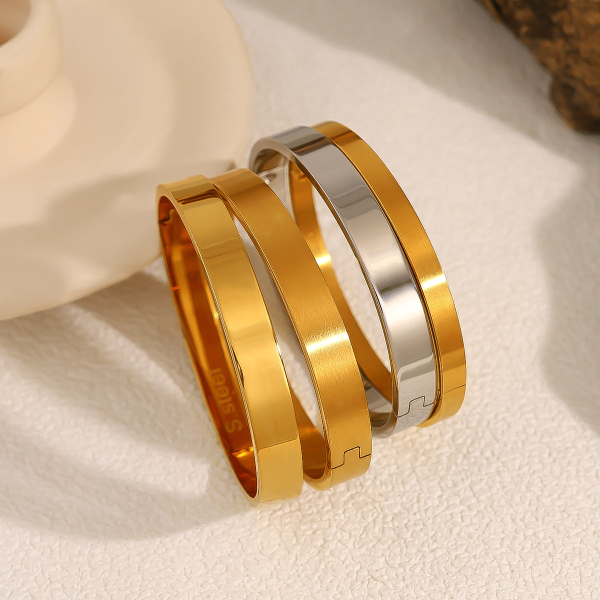 Geometric Polished Surface Couple Open Clasp Bangle – 18K Gold-Plated Titanium Steel Jewelry