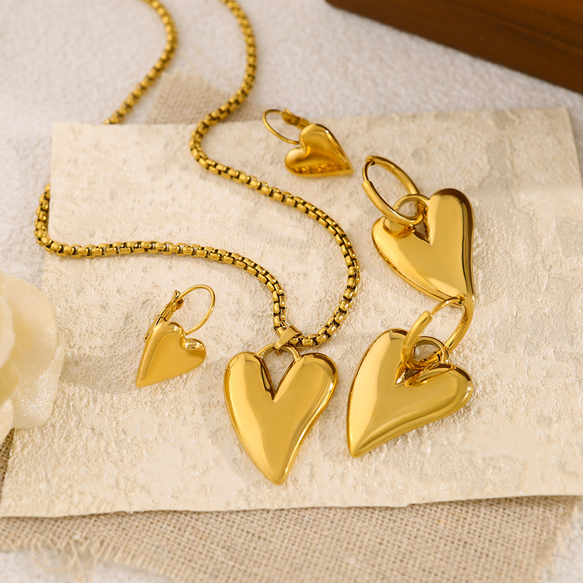 18K Gold Plated Stainless Steel Polished Heart Pendant Necklace – Minimalist High-End Jewelry for Women