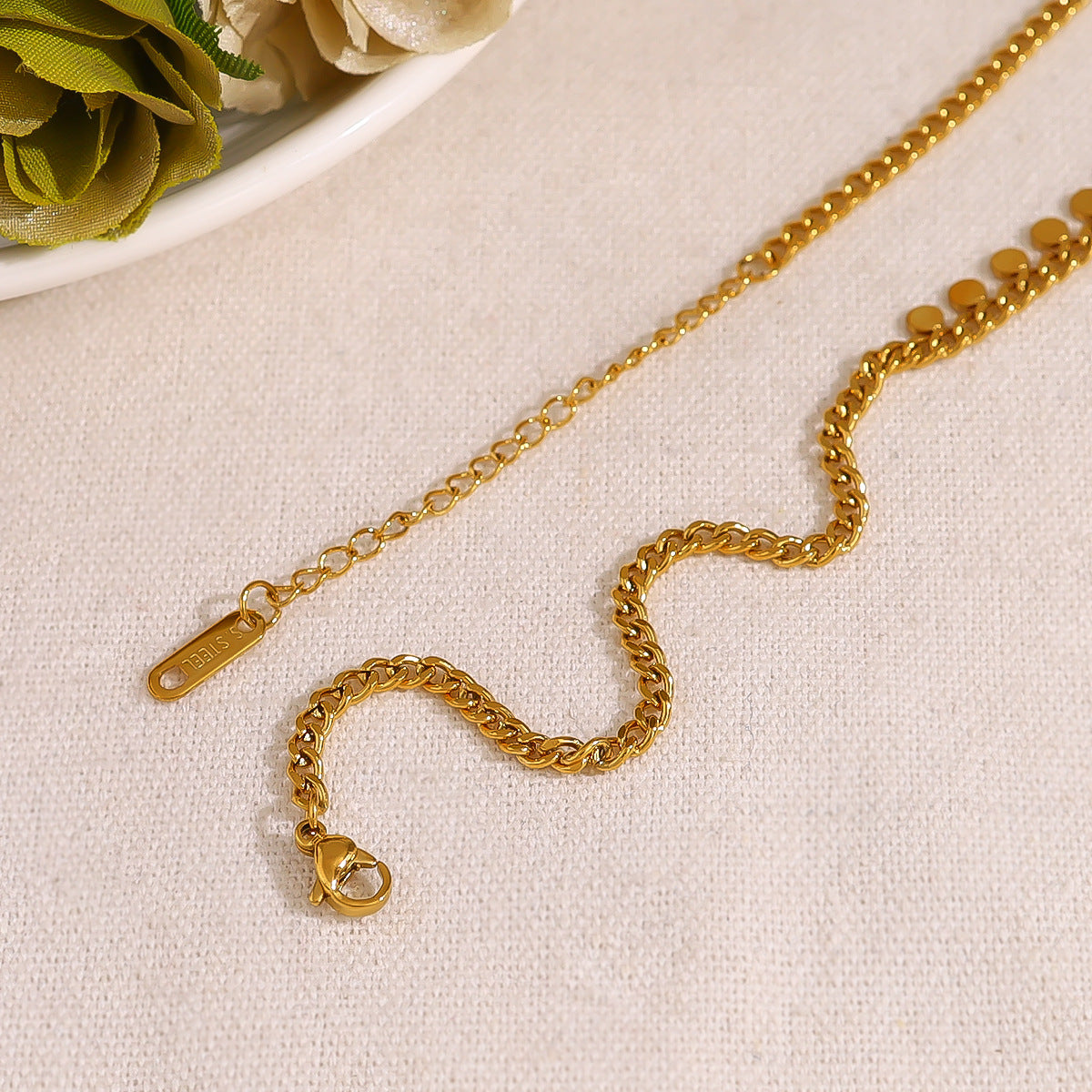 18K Gold Plated Titanium Steel Round Pendant Necklace | Elegant Fashion Jewelry