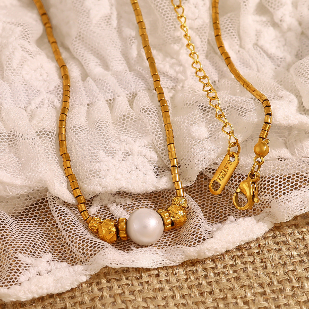 18K Gold Plated Stainless Steel Pearl Pendant Necklace – Elegant Minimalist Jewelry for Women