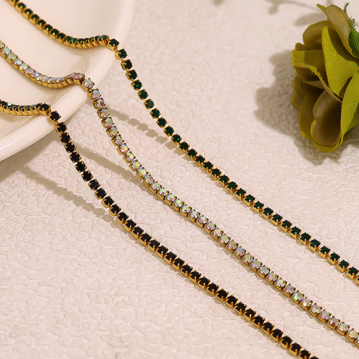 18K Gold Plated Stainless Steel Micro-Paved Green & Black Crystal Necklace – High-End Minimalist Jewelry