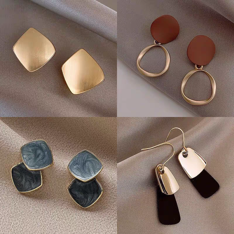 Jewelry Customization Services | Custom Earrings, Necklaces, Rings, Lip Piercings, Belly Button Rings, Anklets | Premium Custom Jewelry | Wanti Jewelry