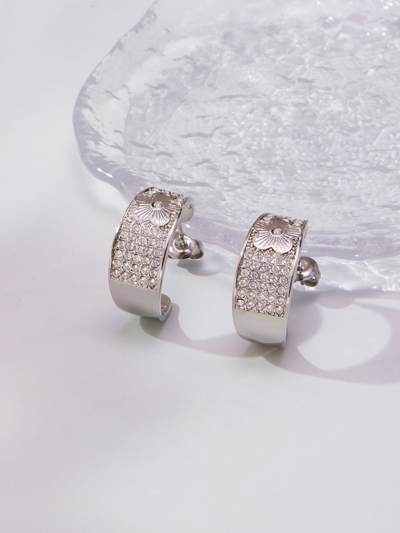 Stainless Steel Five-Petal Flower Zircon Earrings – Elegant Floral Drop Earrings, High-End Fashion Jewelry for Women