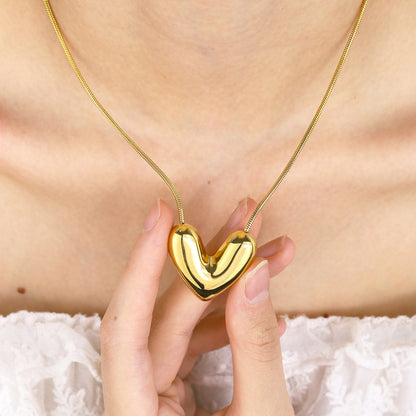 Vintage Heart-Shaped Necklace Set – 18K Gold Plated Titanium Steel Heart Design