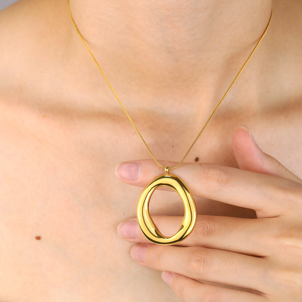 Stylish 18K Gold Plated Titanium Pendant Clavicle Necklace | Four Pendant Designs: Flower, Heart, Round, Star | Adjustable Chain Length