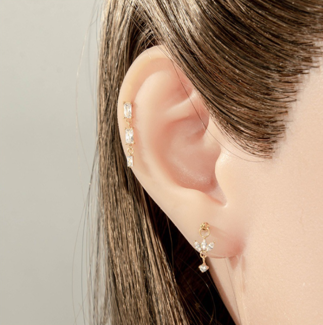 F136 Titanium Internally Threaded Dangling CZ Cartilage Stud – Hypoallergenic Piercing Jewelry