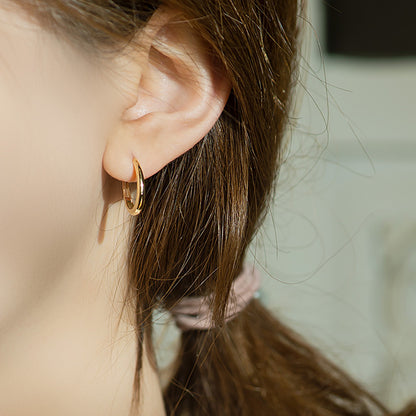 14K Gold Minimalist Circle Earrings – Lightweight Studs for Everyday Elegance