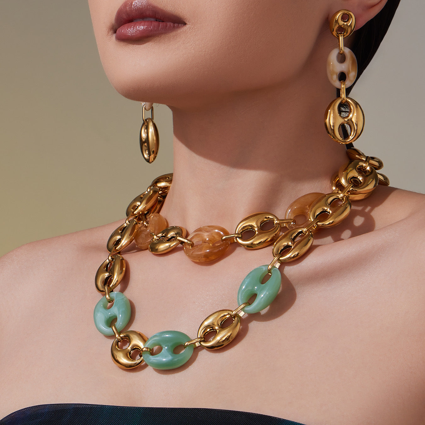 Colorful Resin Pig Nose Pendant Jewelry Set – Stainless Steel Necklace, Bracelet & Earrings | Trendy Chunky Chain Fashion Accessories