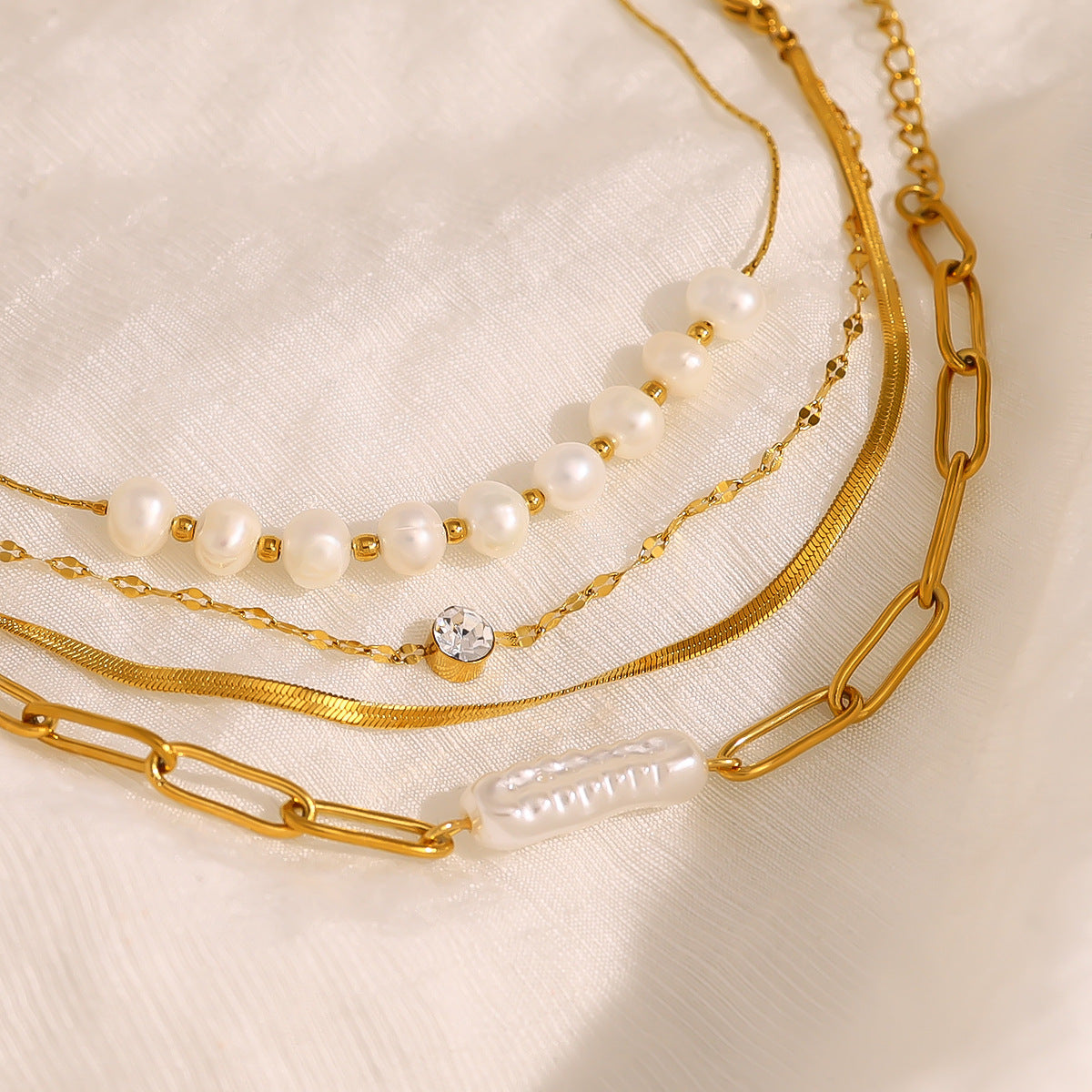 18K Gold Plated Stainless Steel Pearl Bracelet – Elegant Layered Chain Design | Timeless Fashion Jewelry Gift for Women