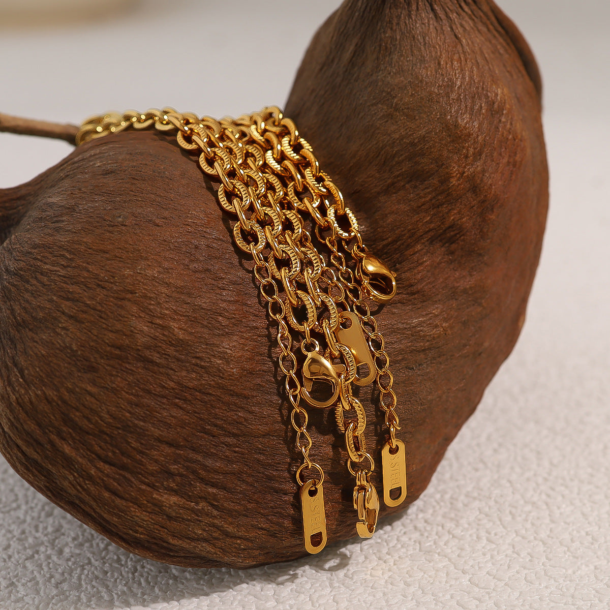 18K Gold Plated Stainless Steel Cross Chunky Chain Bracelet – High-End Fashion Statement Jewelry for Women