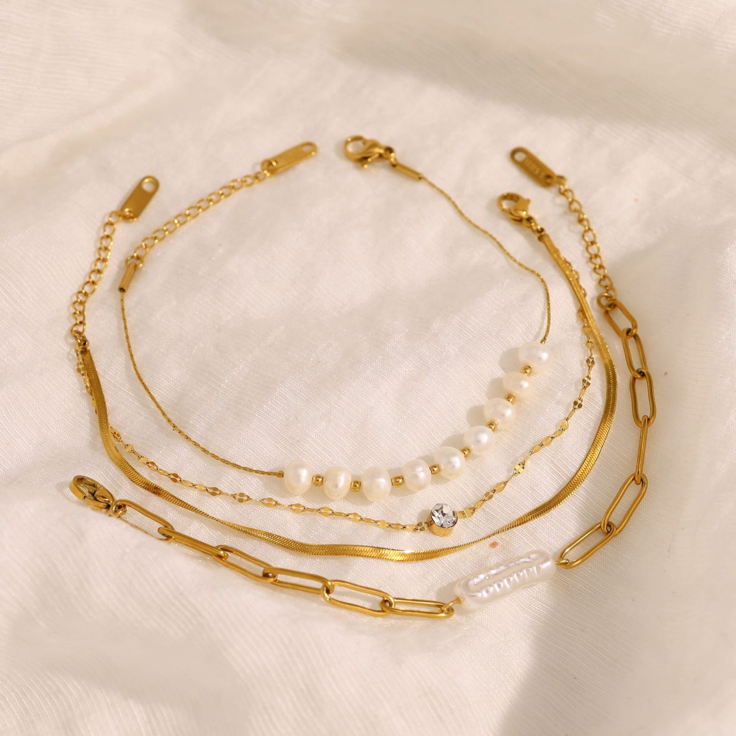 18K Gold Plated Stainless Steel Pearl Bracelet – Elegant Layered Chain Design | Timeless Fashion Jewelry Gift for Women