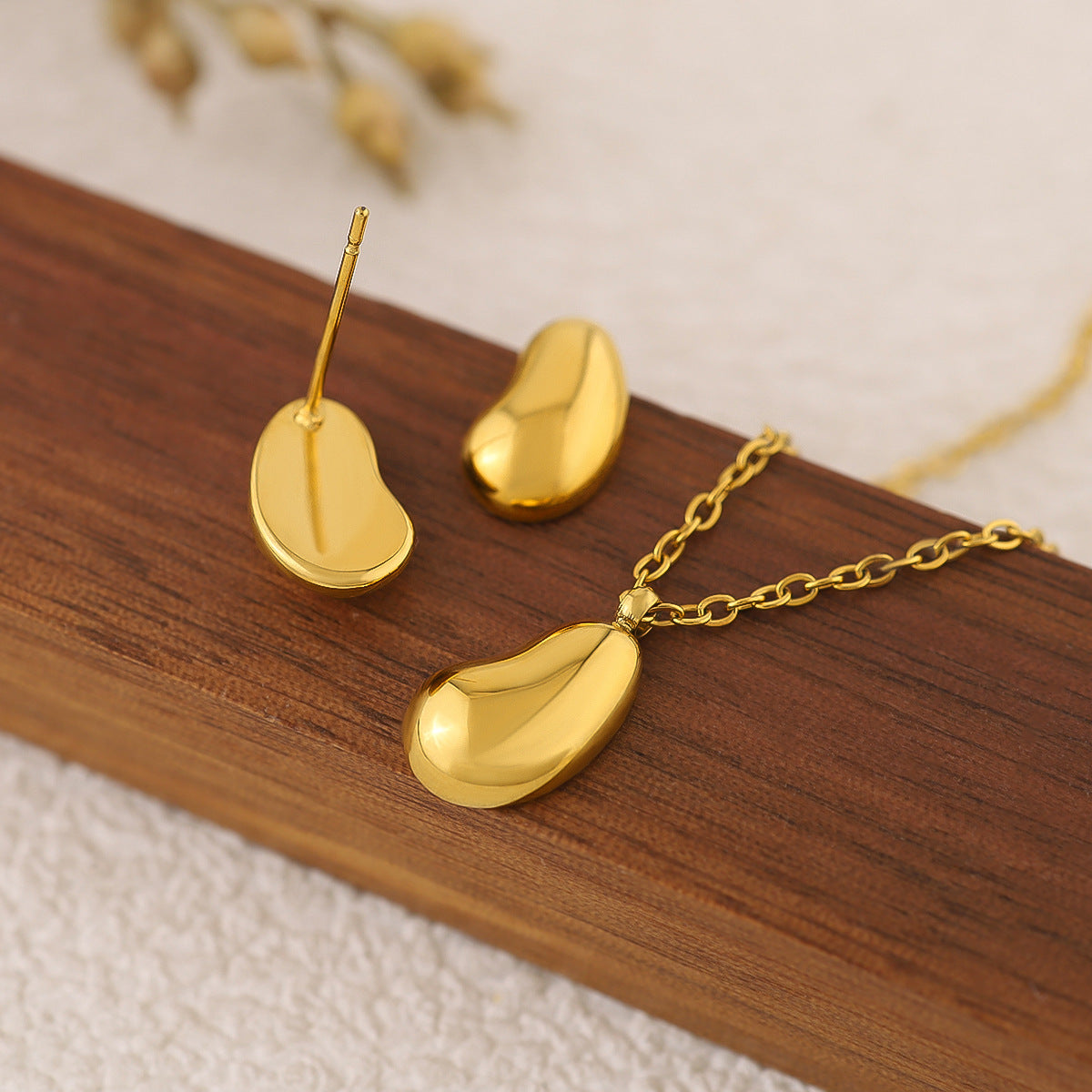 18K Gold Plated Stainless Steel Teardrop Bead Pendant Necklace | Minimalist Luxury Jewelry
