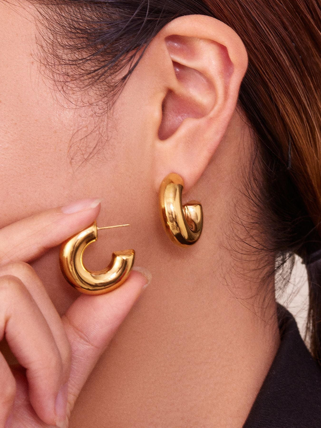 Hollow Smooth C-Shaped Hoop Earrings – Minimalist Stainless Steel Polished Statement Jewelry | WANTI Jewelry