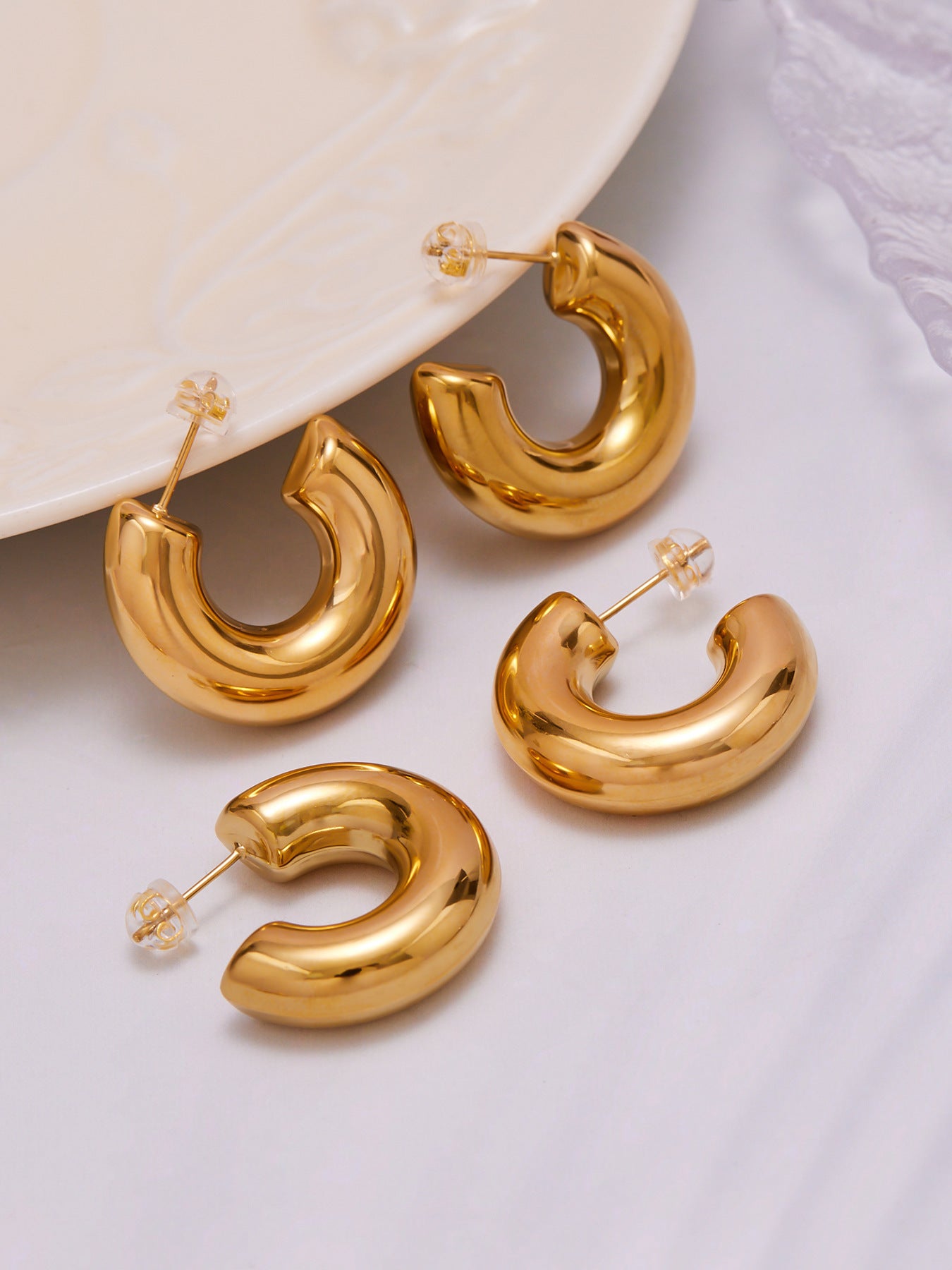 Hollow Smooth C-Shaped Hoop Earrings – Minimalist Stainless Steel Polished Statement Jewelry | WANTI Jewelry