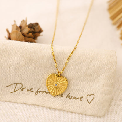18K Gold-Plated Titanium Steel Crystal Heart Pendant Necklace | Fashion Jewelry for Women | Perfect Gift
