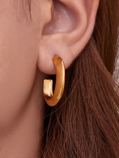 Stainless Steel Oval Hoop Earrings – Minimalist Polished Metal Huggie Earrings for Women, Fashion Statement Jewelry